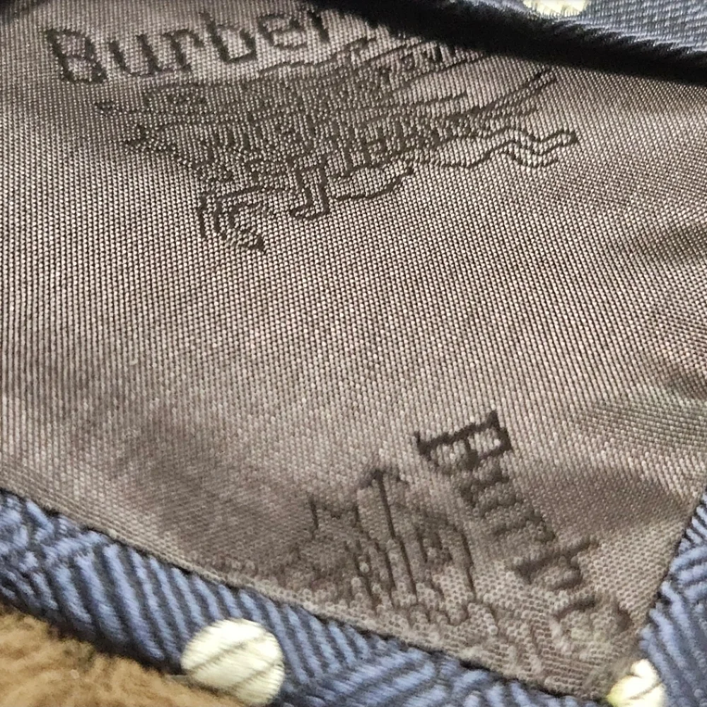 Burberrys Navy Blue Polka Dot Silk Tie
